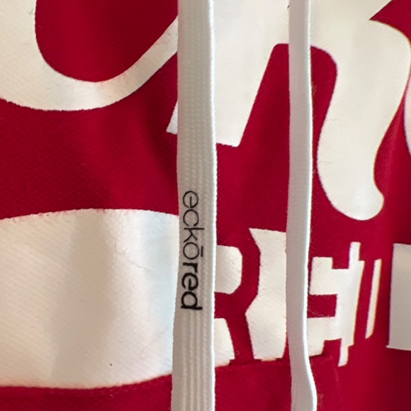 Ecko Red Edgy Bright Cropped Logo Top - Picture 3 of 8